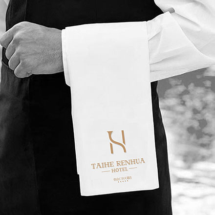 为数字极简主义品牌设计“离线中心”标识